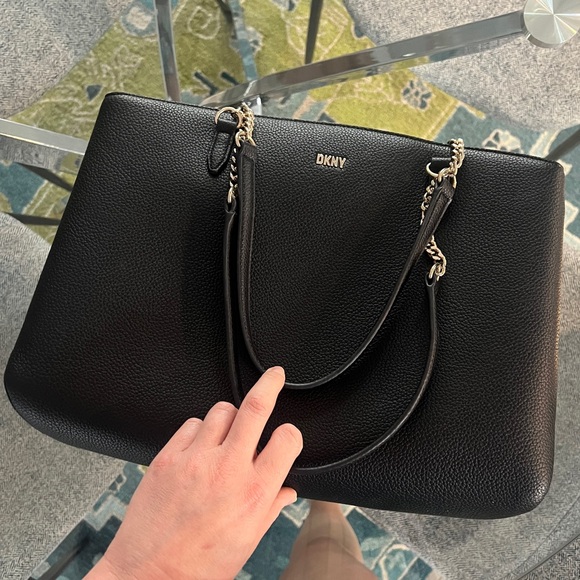 DKNY Shoulder Bag - Picture 2 of 8